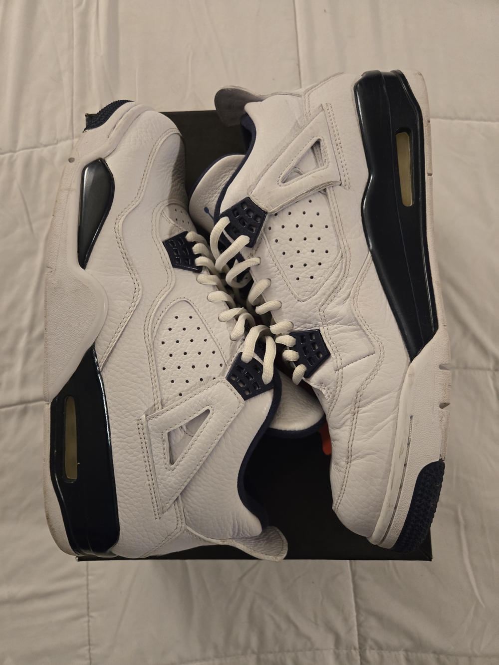 (Used) Jordan White and Navy Retro 4 Basketball Sneakers Mens Size 11